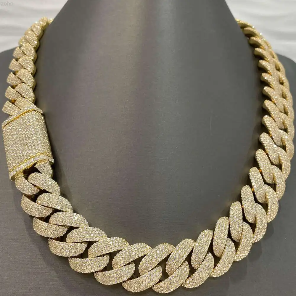 20 Mm Vvs Moissanite Diamond Cuban Link Iced Out Chain Choker Necklace Moissanite Sterling Silver Chain Men Women Rapper Chain
20 Mm Vvs Moissanite Diamond Cuban Link Iced Out Chain Choker Necklace Moissanite Sterling Silver Chain Men Women Rapper Chain