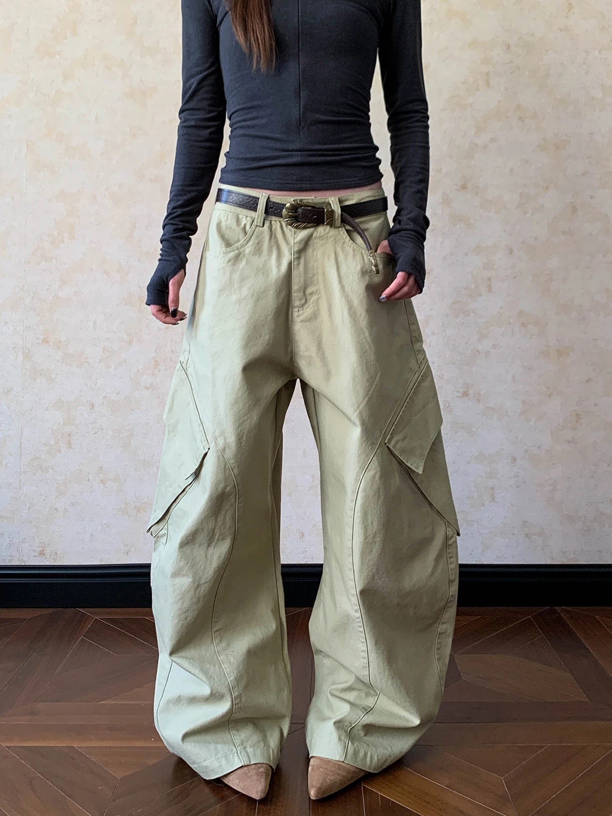 Брюки рабочие в американском ретро-стиле с крупным принтом, свободные, стройнящие, с высокой талией, на молнии, из хлопка, повседневные
Брюки рабочие в американском ретро-стиле с крупным принтом, свободные, стройнящие, с высокой талией, на молнии, из хлопка, повседневные