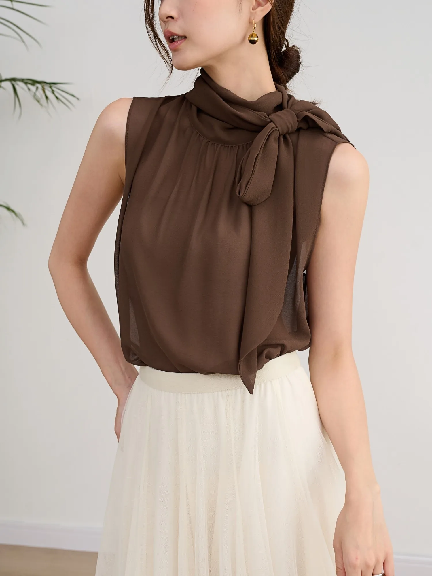 Легкий женский топ JPOO из жоржета с воротником-стойкой, тонкий, свободного кроя, для повседневной носки
Легкий женский топ JPOO из жоржета с воротником-стойкой, тонкий, свободного кроя, для повседневной носки