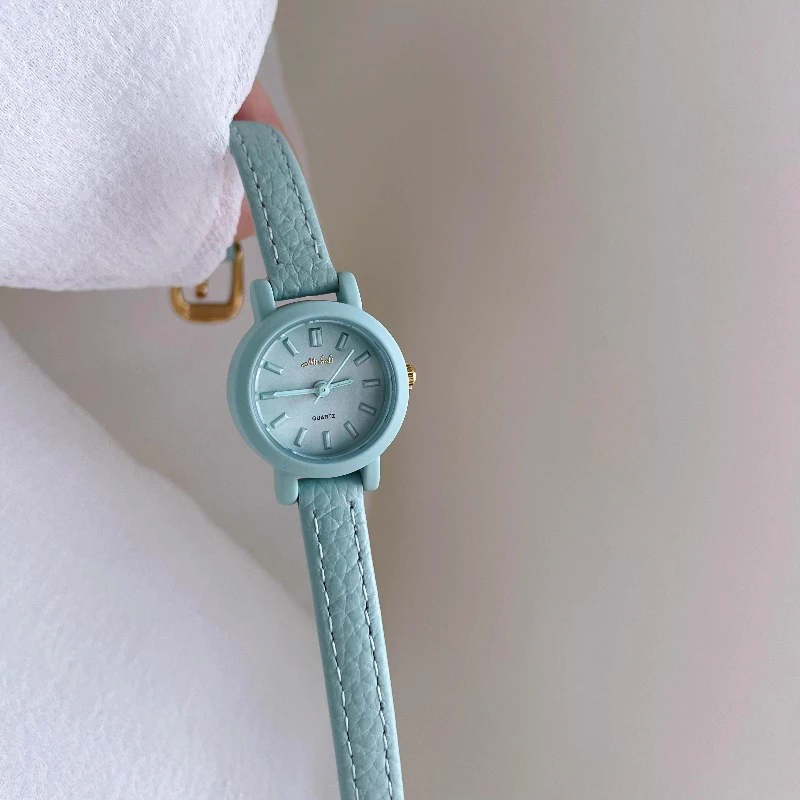 Waterproof 2025 quartz watch birthday gift classic trend women's watch elegant and simple
Waterproof 2025 quartz watch birthday gift classic trend women's watch elegant and simple
