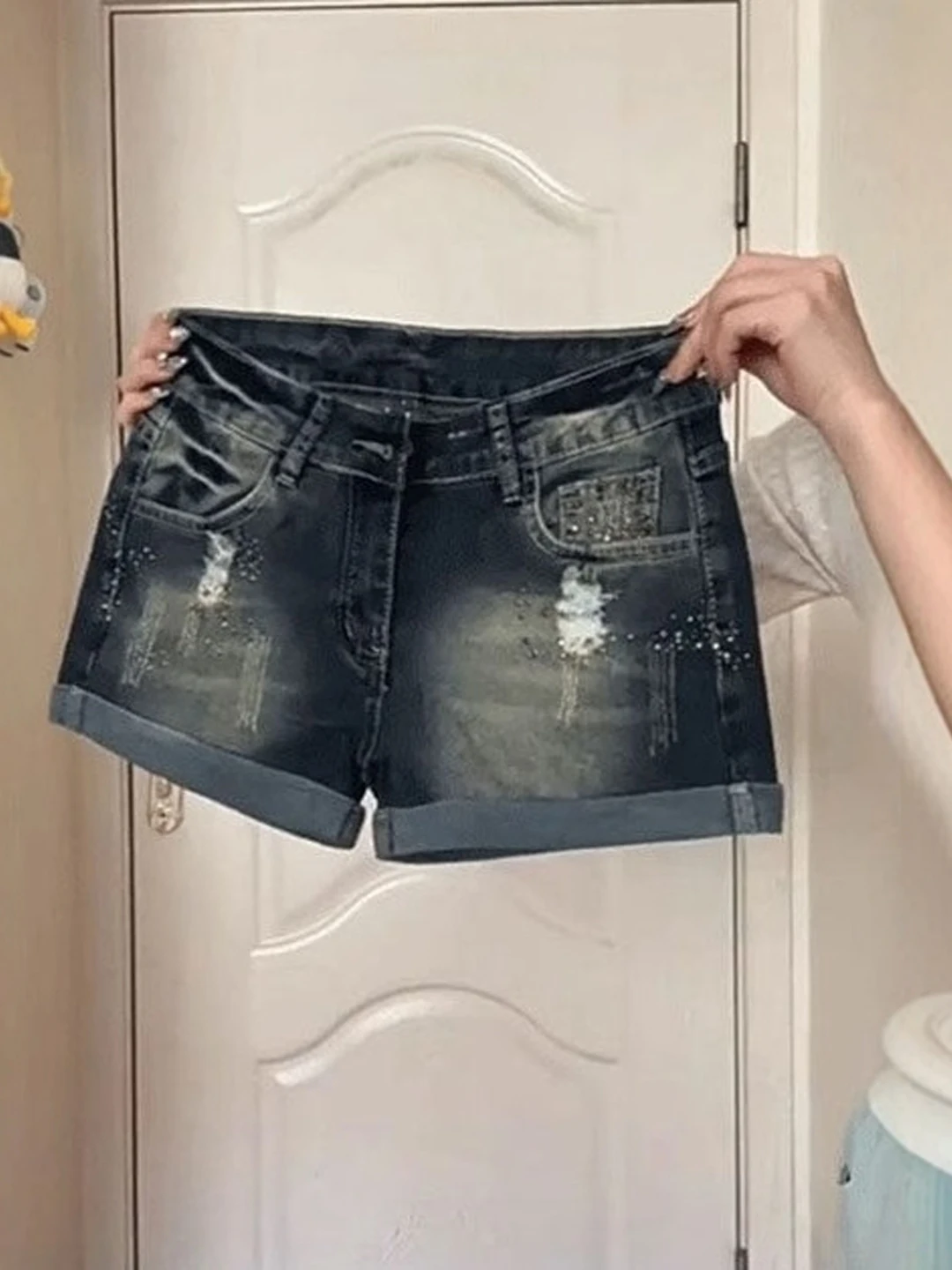 American Style Ripped Low Waist Diamond Shorts Women's Summer plus Size Casual Pants Torn Denim Commute Style Slim Fit
American Style Ripped Low Waist Diamond Shorts Women's Summer plus Size Casual Pants Torn Denim Commute Style Slim Fit