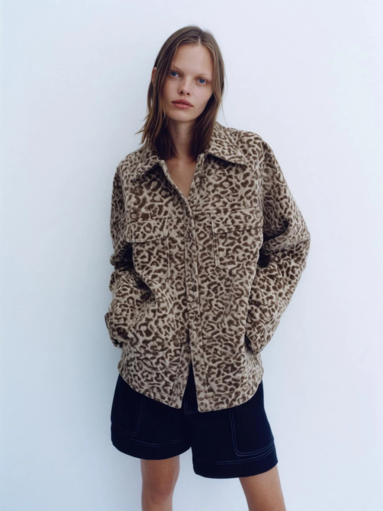 Women's Leopard Print Lightweight Jacket Long Sleeve Lapel Autumn Winter Daily Outerwear
Women's Leopard Print Lightweight Jacket Long Sleeve Lapel Autumn Winter Daily Outerwear