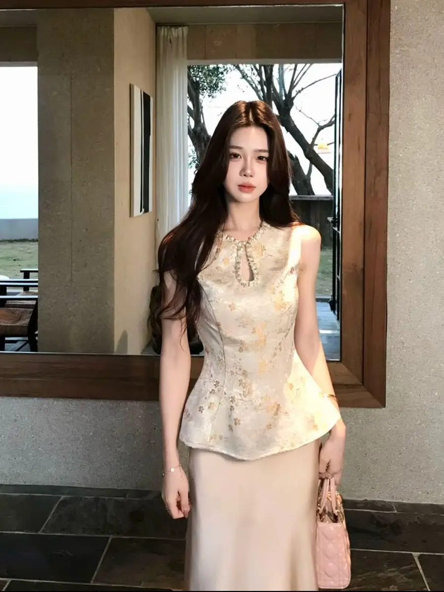 Elegant Fashion Set Women's Miniature Summer Slimming New Chinese Style Top Fish Tail Skirt Two Piece Set Gentle Soft Wind
Elegant Fashion Set Women's Miniature Summer Slimming New Chinese Style Top Fish Tail Skirt Two Piece Set Gentle Soft Wind