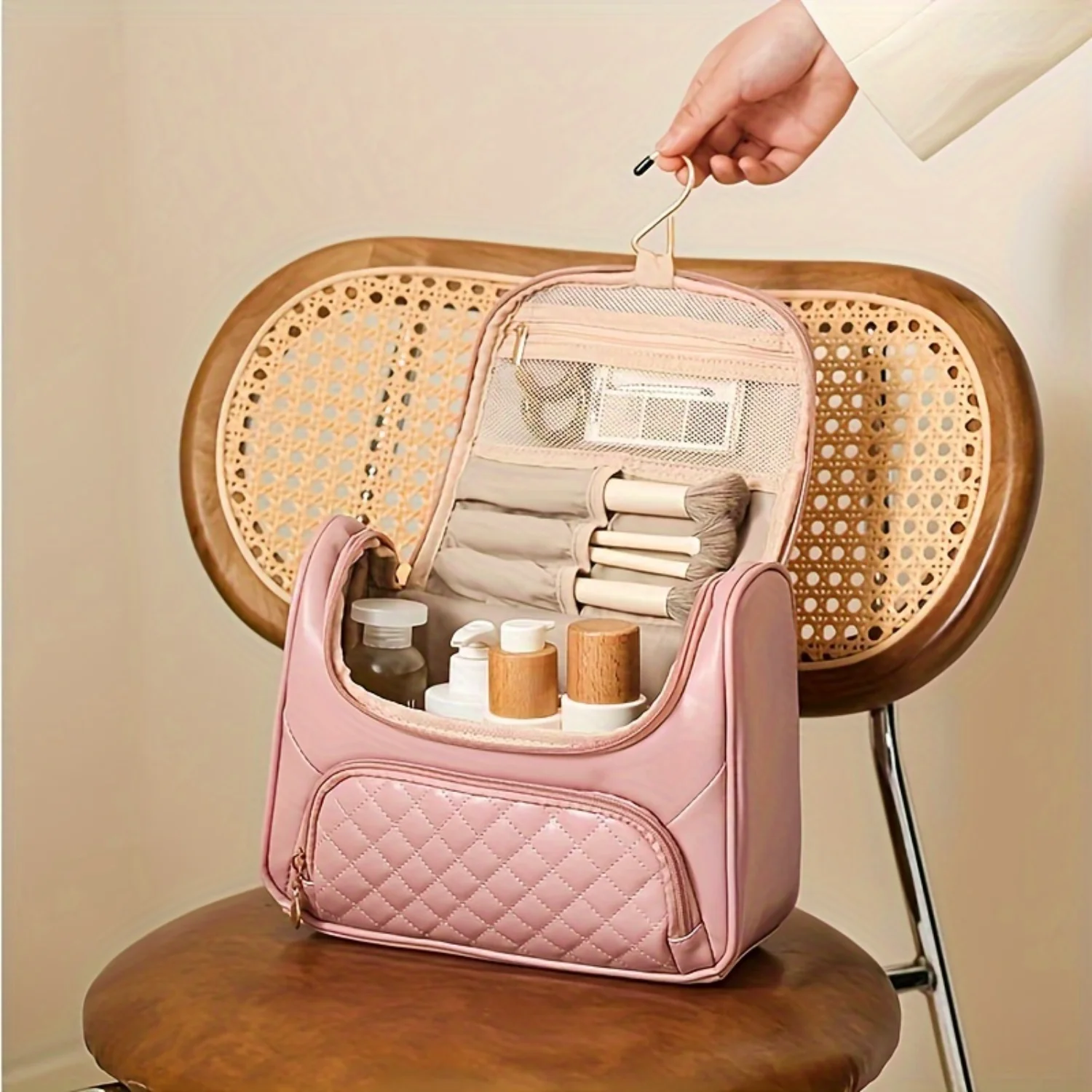 Hanging PU Leather Cosmetic Bag, Portable Makeup Bag, Waterproof Travel Toiletry Bag
Hanging PU Leather Cosmetic Bag, Portable Makeup Bag, Waterproof Travel Toiletry Bag