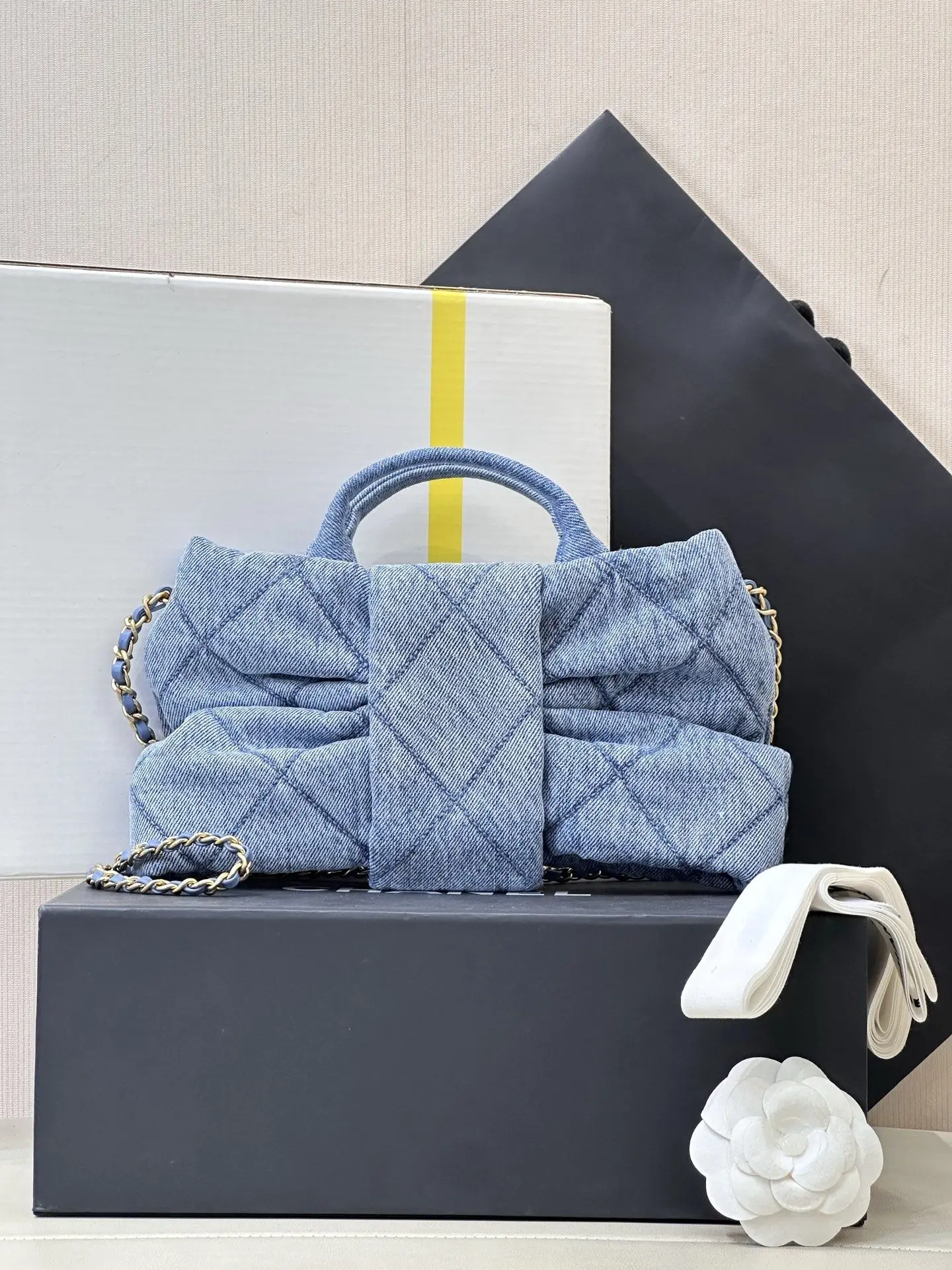 Crossbody Bag With Short Handle Clutch Bag Fashion Handbag Silver Bag Lady Girls Trend Coin Purse Trend Lipstick Bag
Crossbody Bag With Short Handle Clutch Bag Fashion Handbag Silver Bag Lady Girls Trend Coin Purse Trend Lipstick Bag