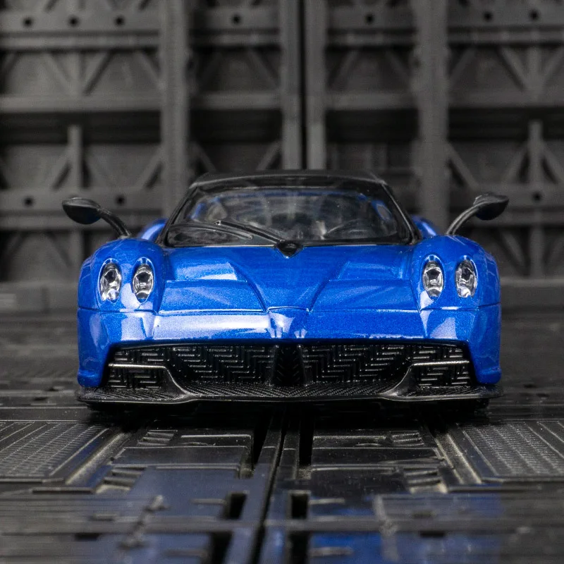 Модель суперкара Pagani Huayra из сплава металла в масштабе 1:32, двери и крышка багажника также открываются, детализированы, тонкая работа.
Модель суперкара Pagani Huayra из сплава металла в масштабе 1:32, двери и крышка багажника также открываются, детализированы, тонкая работа.