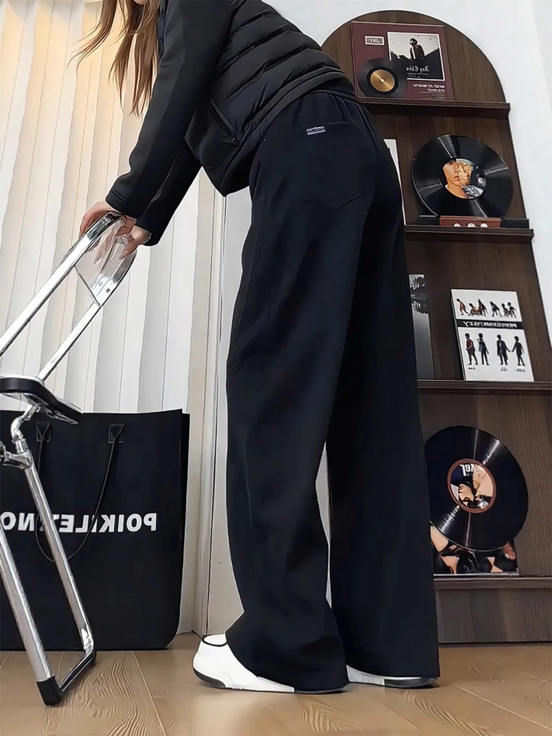 Брюки Bla Spor: мужские и женские, осенне-зимние, плотные, свободные, драпирующиеся, прямые, повседневные
Брюки Bla Spor: мужские и женские, осенне-зимние, плотные, свободные, драпирующиеся, прямые, повседневные