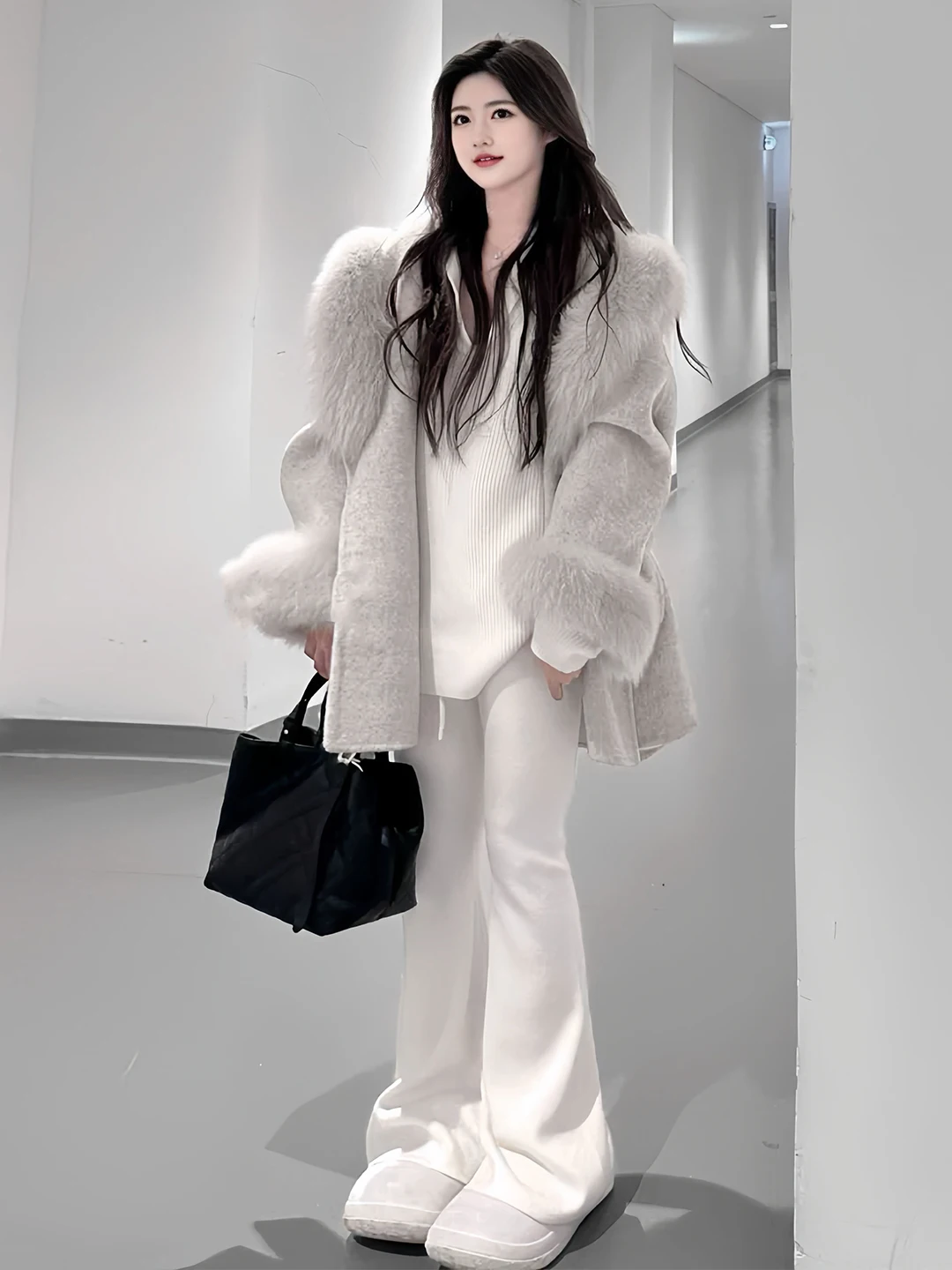 Korean Style Short Woolen Coat Unique Large Collar High Fashion Sensation Winter 2025 Women's Commute High Waist Type
Korean Style Short Woolen Coat Unique Large Collar High Fashion Sensation Winter 2025 Women's Commute High Waist Type