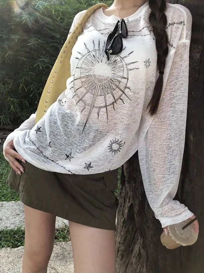 Korean Fashion Women's T-Shirt Graphic Print Long Sleeve Tops Vintage Streetwear Y2K Tee Fashion 2026 Casual Daily New Female
Korean Fashion Women's T-Shirt Graphic Print Long Sleeve Tops Vintage Streetwear Y2K Tee Fashion 2026 Casual Daily New Female