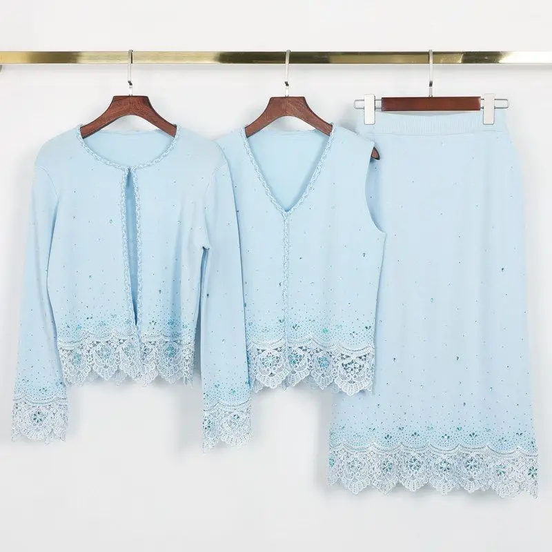 Fashionable Knitted Lace Trim Jacket Vest And Skirt Set High Quality Spring Autumn New Style Women's Clothing Three Piece Set
Fashionable Knitted Lace Trim Jacket Vest And Skirt Set High Quality Spring Autumn New Style Women's Clothing Three Piece Set
