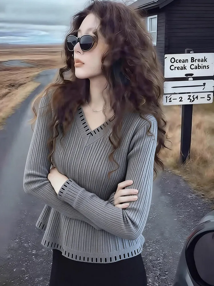 Loose Long Sleeve V-Neck Knitwear Women's Spring 2026 plus Size Casual Soft Comfortable Knitted Top for Daily Wear
Loose Long Sleeve V-Neck Knitwear Women's Spring 2026 plus Size Casual Soft Comfortable Knitted Top for Daily Wear
