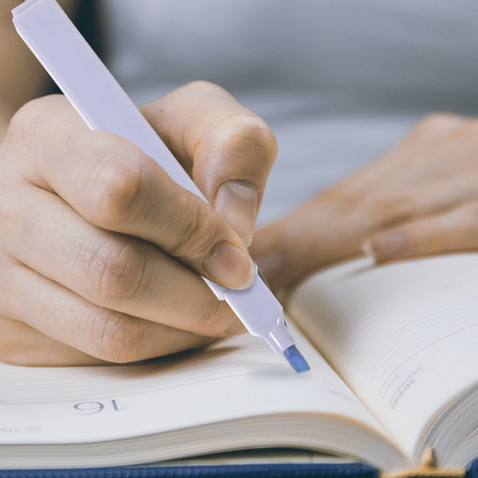 12pcs Colorful Highlighter Pens For Diy Scrapbook Marking Note Taking Teachers Students Office Reading Book Markers
12pcs Colorful Highlighter Pens For Diy Scrapbook Marking Note Taking Teachers Students Office Reading Book Markers