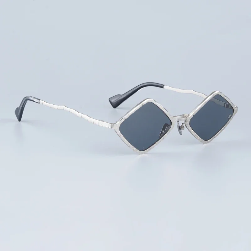 KUB maske z14 Germany Style Alloy Sunglasses Diomand Punk Peronalized Designer Luxury Brand Uv400 Men Eyeglasses for Ladies
KUB maske z14 Germany Style Alloy Sunglasses Diomand Punk Peronalized Designer Luxury Brand Uv400 Men Eyeglasses for Ladies