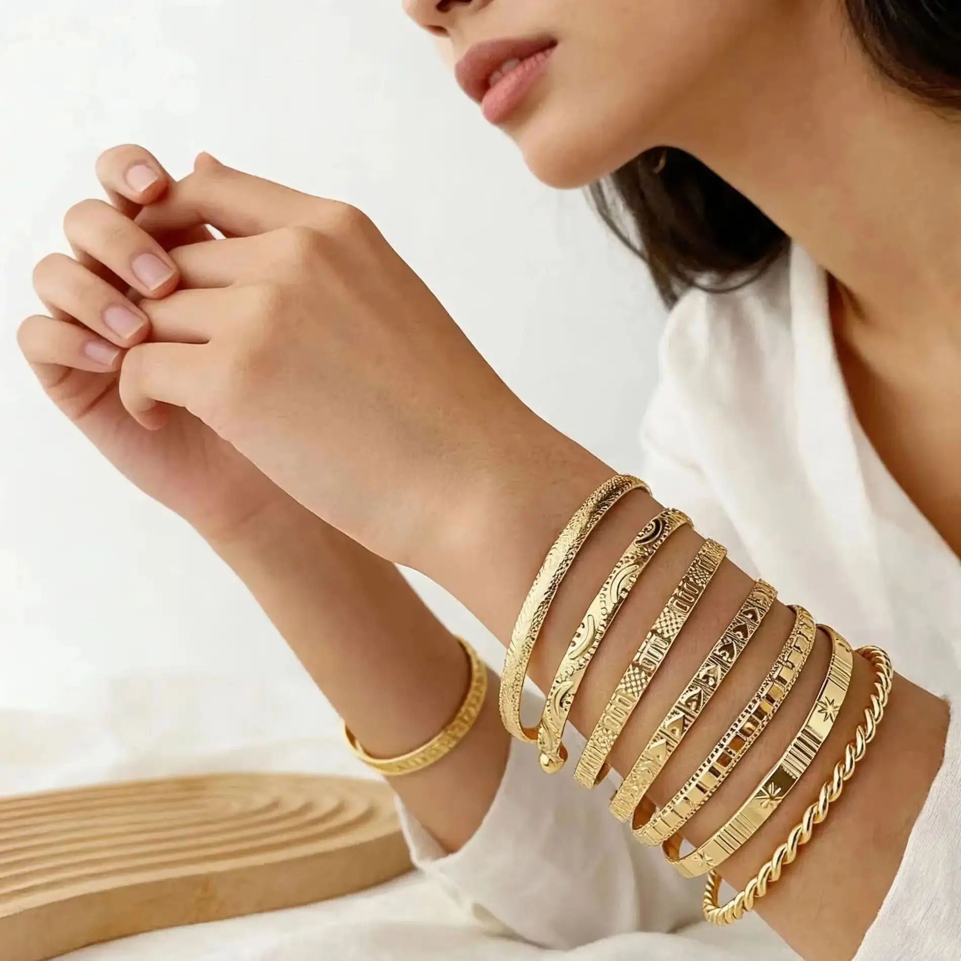 Punk Gold Color Bracelets for Women Streetwear Goth Heart Prints Metal Design Open Bangle Fashion Jewelry Gifts
Punk Gold Color Bracelets for Women Streetwear Goth Heart Prints Metal Design Open Bangle Fashion Jewelry Gifts