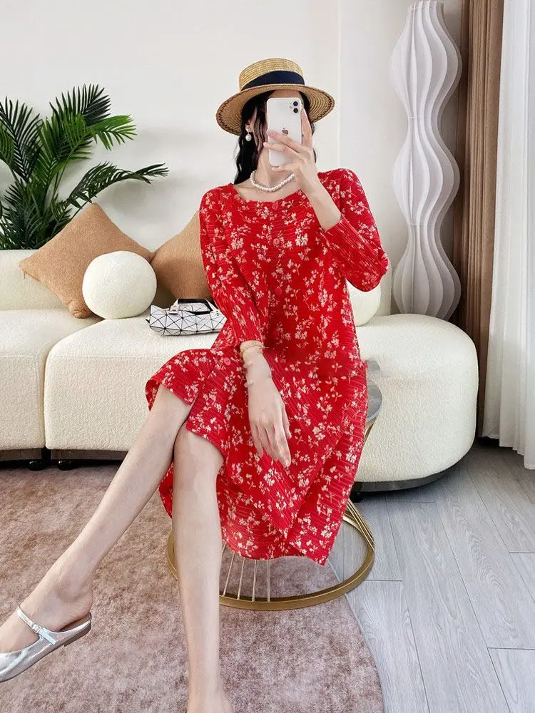 Round necked flower dress for women's spring new high-end stylish loose mid length cardigan dress
Round necked flower dress for women's spring new high-end stylish loose mid length cardigan dress