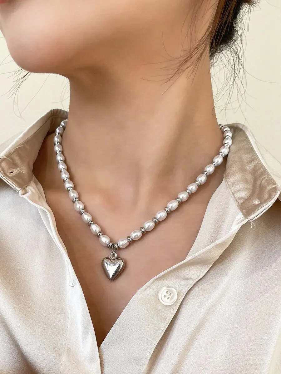 Heart Pendant Faux Pearl Beaded Necklace For Women
Heart Pendant Faux Pearl Beaded Necklace For Women