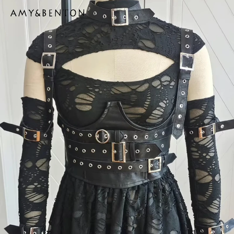 Halloween Women's Clothing 2025 Autumn New Design Black Hollow Out Sweet Cool Sexy Gothic Dark Performance Dresses Set Ladies
Halloween Women's Clothing 2025 Autumn New Design Black Hollow Out Sweet Cool Sexy Gothic Dark Performance Dresses Set Ladies