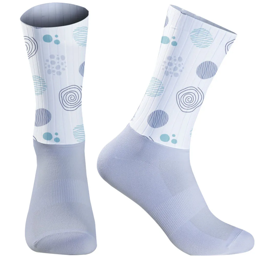 2025 New Aerodynamic cutting, streamlined design to reduce wind resistance and increase speed.
2025 New Aerodynamic cutting, streamlined design to reduce wind resistance and increase speed.