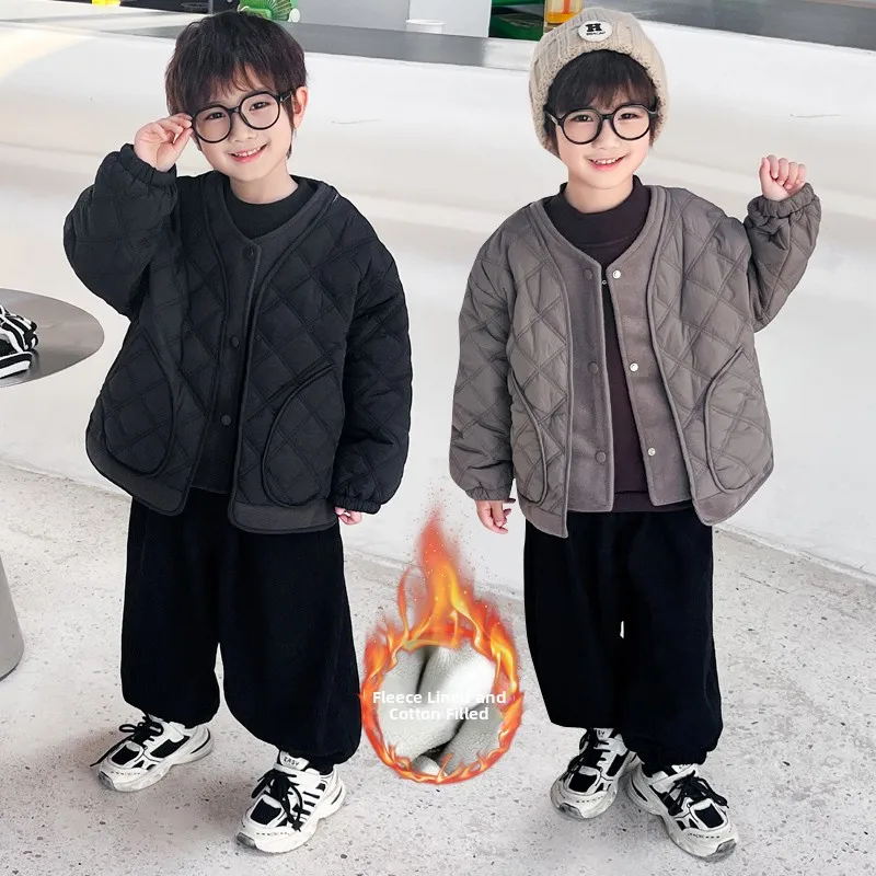 Теплый хлопковый комплект из футболки и брюк на флисовой подкладке для мальчиков, молодежный, свободного кроя, из полиэфирного волокна
Теплый хлопковый комплект из футболки и брюк на флисовой подкладке для мальчиков, молодежный, свободного кроя, из полиэфирного волокна