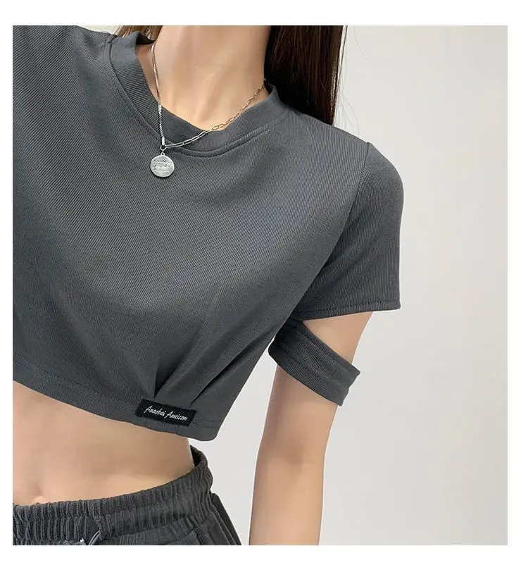 Design Cut Short Sleeve T-Shirt Women Sweet and Spicy Dance Pullover Round Neck Top Loose High Waisted Exposed Navel Hollow Out
Design Cut Short Sleeve T-Shirt Women Sweet and Spicy Dance Pullover Round Neck Top Loose High Waisted Exposed Navel Hollow Out