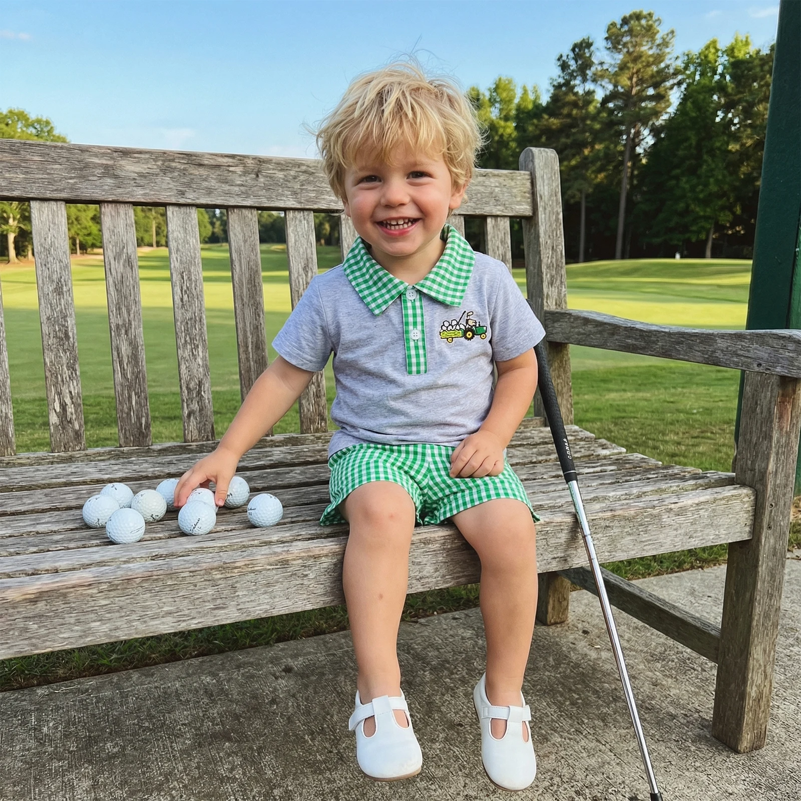 Комплект шорт для маленьких мальчиков, футболка с короткими рукавами и вышивкой, шорты в клетку, летний наряд
Комплект шорт для маленьких мальчиков, футболка с короткими рукавами и вышивкой, шорты в клетку, летний наряд