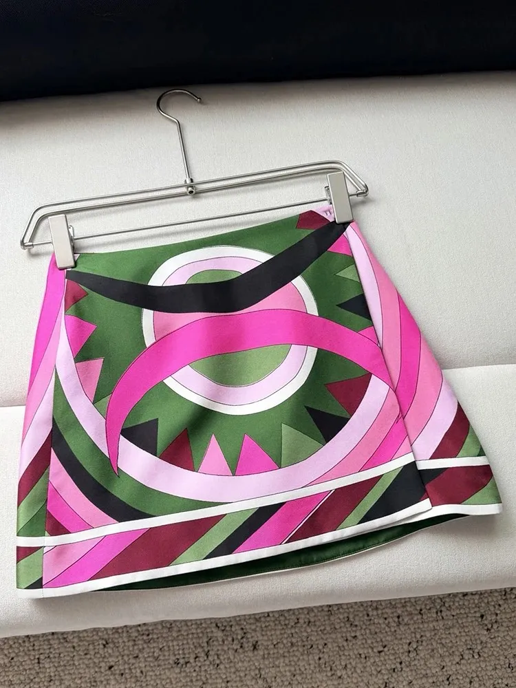 Summer Fashion Party Geometric Print High Quality Real Silk A-Line Mini Skirt Women's Buckle Strap Middle Waist Slim Short Skirt
Summer Fashion Party Geometric Print High Quality Real Silk A-Line Mini Skirt Women's Buckle Strap Middle Waist Slim Short Skirt
