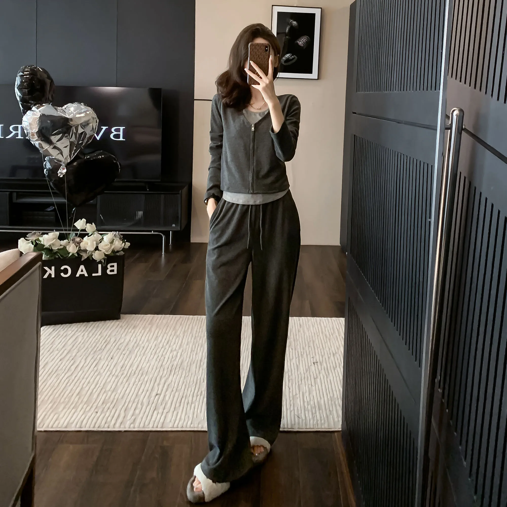Women's Knitted Tracksuit Set Autumn Trouser wide-leg pants Suits Female Sweatshirt Sports Fake Two Pieces 2-Piece Sportswear
Women's Knitted Tracksuit Set Autumn Trouser wide-leg pants Suits Female Sweatshirt Sports Fake Two Pieces 2-Piece Sportswear