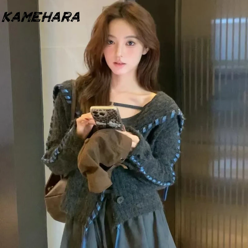 KAMEHARA Y2k Sweet Hot Girl вязаный кардиган с отложным воротником женский осенний свободный однобортный свитер с длинными рукавами пикантная девушка
KAMEHARA Y2k Sweet Hot Girl вязаный кардиган с отложным воротником женский осенний свободный однобортный свитер с длинными рукавами пикантная девушка