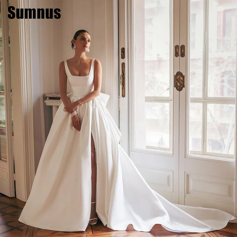 Sumnus Charming A-Line Wedding Dresses Simple Sleeveless Square Collar Bridal Gowns Side Slit Bride Dress With Train Customized
Sumnus Charming A-Line Wedding Dresses Simple Sleeveless Square Collar Bridal Gowns Side Slit Bride Dress With Train Customized