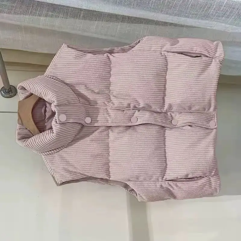 Осень-зима, новый вельветовый жилет, модный свободный короткий хлопковый жилет без рукавов с воротником-стойкой, женский жилет Chaleco Mujer
Осень-зима, новый вельветовый жилет, модный свободный короткий хлопковый жилет без рукавов с воротником-стойкой, женский жилет Chaleco Mujer