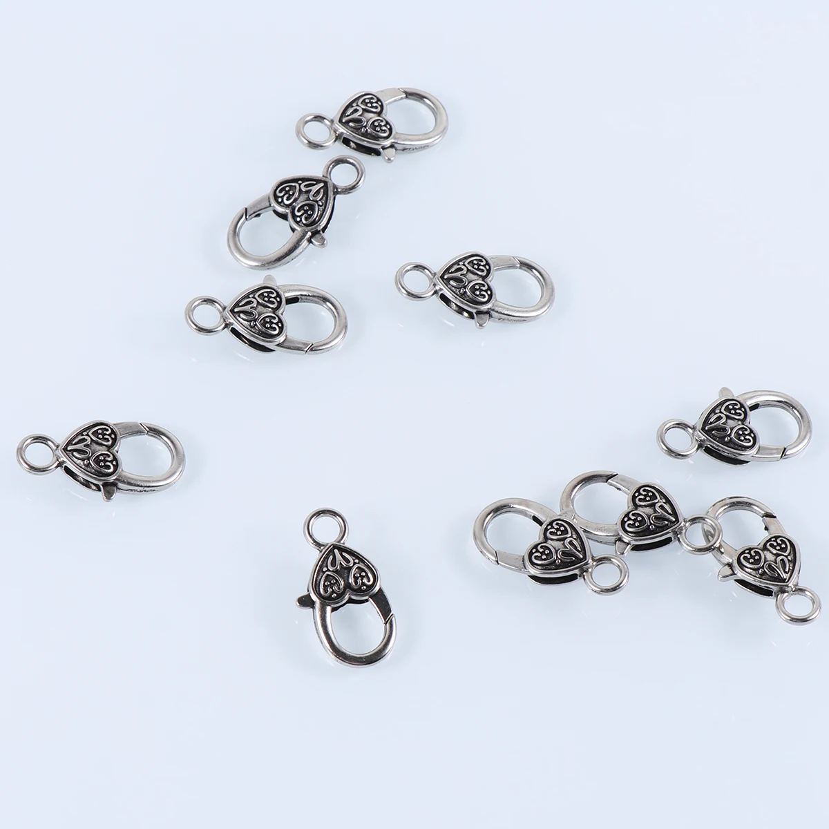 20pcs Heart Shape Lobster Clasps Alloy Durable Shiny Creative DIY Jewelry Making Necklace Bracelet Crafting Accessories
20pcs Heart Shape Lobster Clasps Alloy Durable Shiny Creative DIY Jewelry Making Necklace Bracelet Crafting Accessories