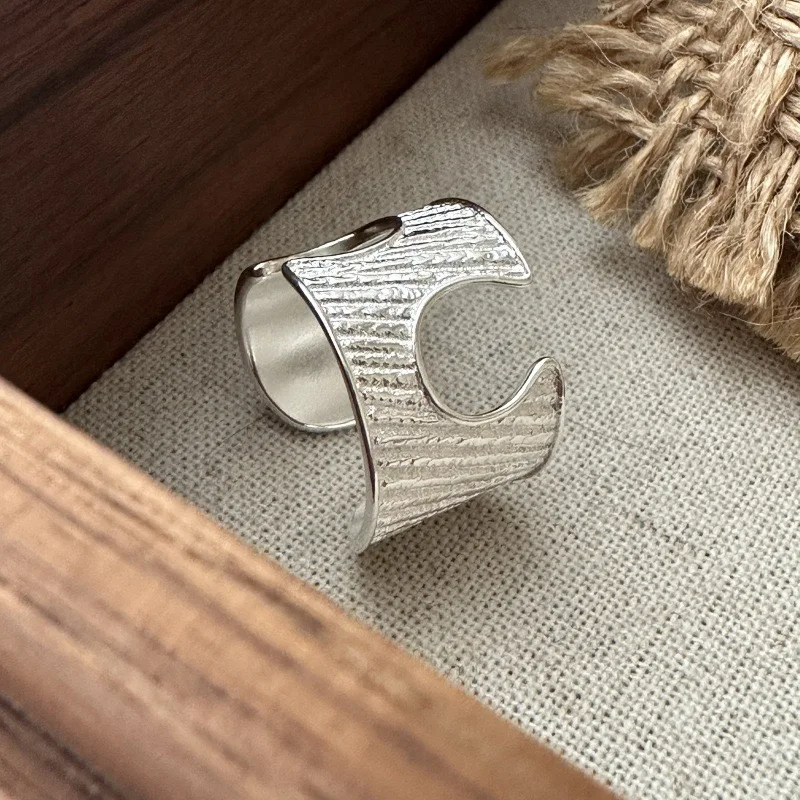 2025 popular S925 Korean version simple retro texture personalized ring adjustable fashion ring party gift
2025 popular S925 Korean version simple retro texture personalized ring adjustable fashion ring party gift