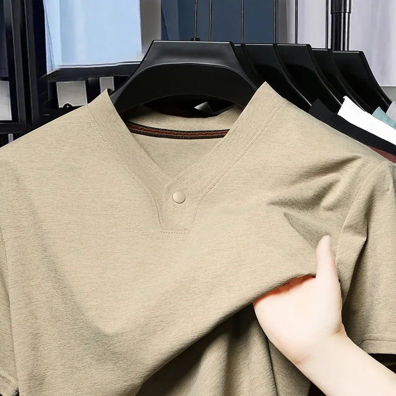 Men's New Chinese Style V-neck T-shirt, fashionable short-sleeved versatile trendy solid color new lightweight luxury top
Men's New Chinese Style V-neck T-shirt, fashionable short-sleeved versatile trendy solid color new lightweight luxury top
