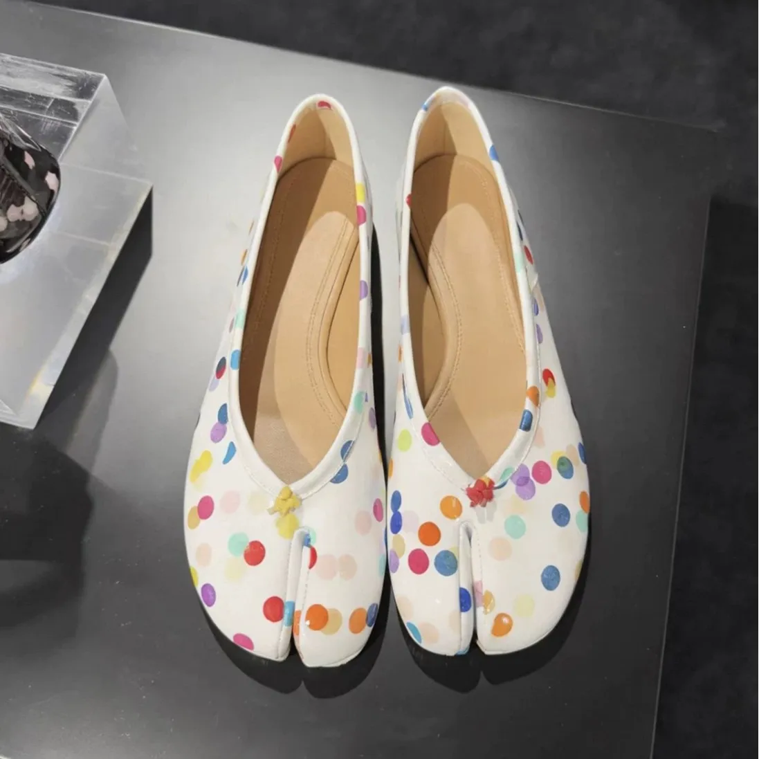 Polka Dot Split-Toe Flats Women's Colorful, Glossy & Transparent Upper, Slip-On Style, Low-Profile Design Flat Sole Walking Shoe
Polka Dot Split-Toe Flats Women's Colorful, Glossy & Transparent Upper, Slip-On Style, Low-Profile Design Flat Sole Walking Shoe