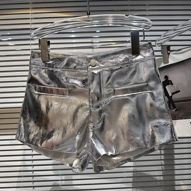 2025 Autumn New Street Tin Paper Texture Liquid Metal Nightclub Spicy Girl Ultra Short Pants Women Fashion Hot Pants
2025 Autumn New Street Tin Paper Texture Liquid Metal Nightclub Spicy Girl Ultra Short Pants Women Fashion Hot Pants