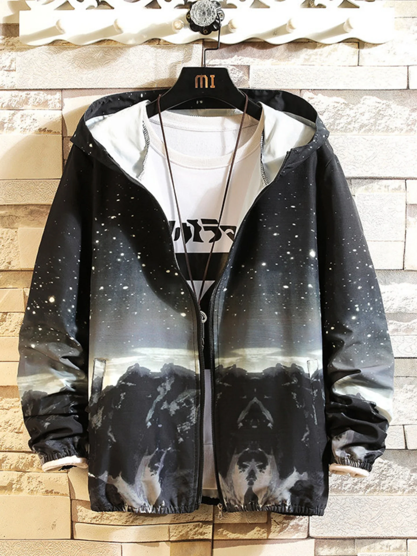 Men's Summer Thin Breathable Sun Protection Jacket Hooded Zipper Closure Long Sleeve Loose Fit Youth Fashionable Couple's Clo...
Men's Summer Thin Breathable Sun Protection Jacket Hooded Zipper Closure Long Sleeve Loose Fit Youth Fashionable Couple's Clo...