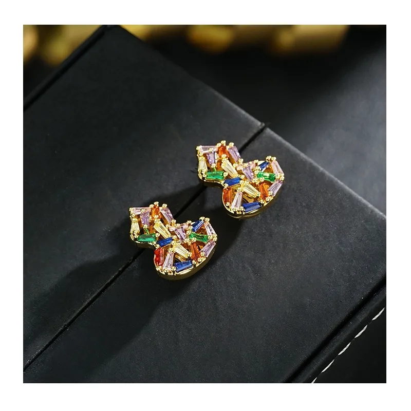 Internet Explosion Light Luxury High Sense Fashion Temperament Exquisite Versatile Color Zircon Pony Stud Earrings
Internet Explosion Light Luxury High Sense Fashion Temperament Exquisite Versatile Color Zircon Pony Stud Earrings