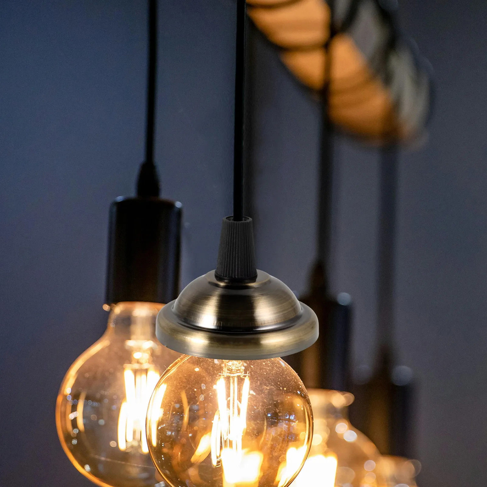 4Pcs Vintage Pendant Light Canopy Retro Ceiling Lamp Base Plate Cover Replacement Ceiling Light Fitting Accessories Lamp Canopy
4Pcs Vintage Pendant Light Canopy Retro Ceiling Lamp Base Plate Cover Replacement Ceiling Light Fitting Accessories Lamp Canopy