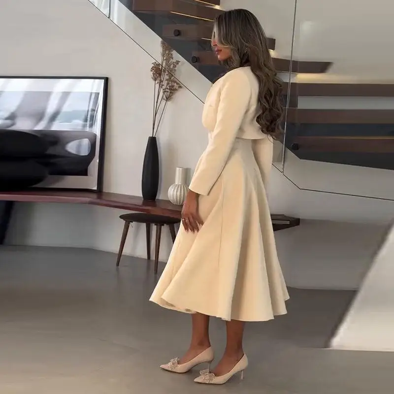 Elegant Simple Long Sleeve Wrap Waist Dress New 2025 Cross-Border Women's Fashion Outerwear Elegant Style Winter Collection
Elegant Simple Long Sleeve Wrap Waist Dress New 2025 Cross-Border Women's Fashion Outerwear Elegant Style Winter Collection