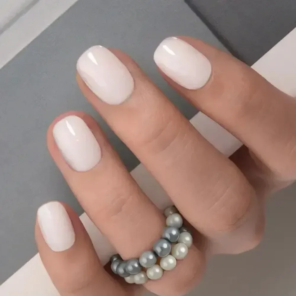 Milky White Press On Nails, 3Pcs Short Round Fake Nails, Glossy Natural Finish, Easy Apply & Durable for Daily & Elegant Use
Milky White Press On Nails, 3Pcs Short Round Fake Nails, Glossy Natural Finish, Easy Apply & Durable for Daily & Elegant Use