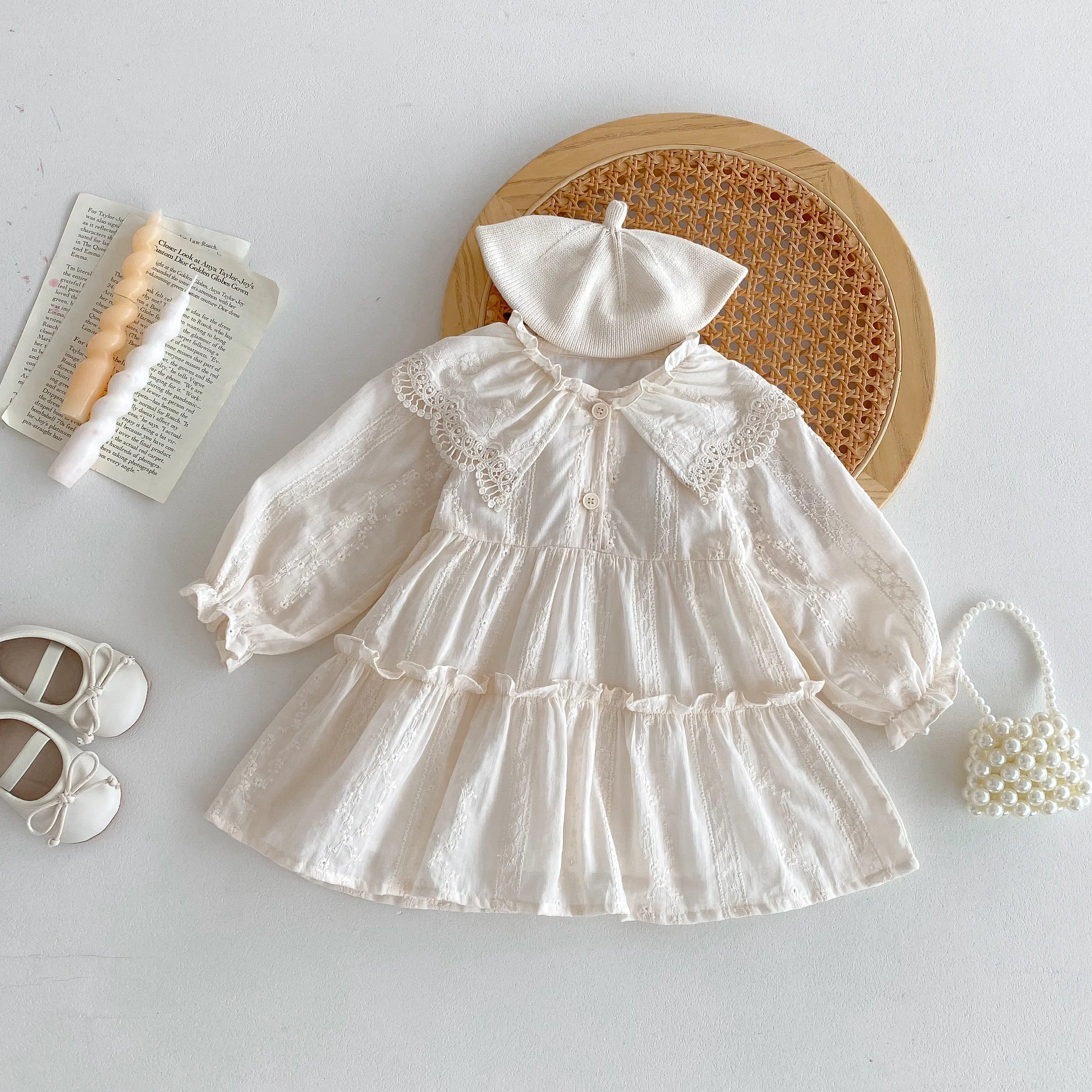 Casual princess-style cotton dress for girls with large neckline and long sleeves - for spring and fall birthday parties
Casual princess-style cotton dress for girls with large neckline and long sleeves - for spring and fall birthday parties