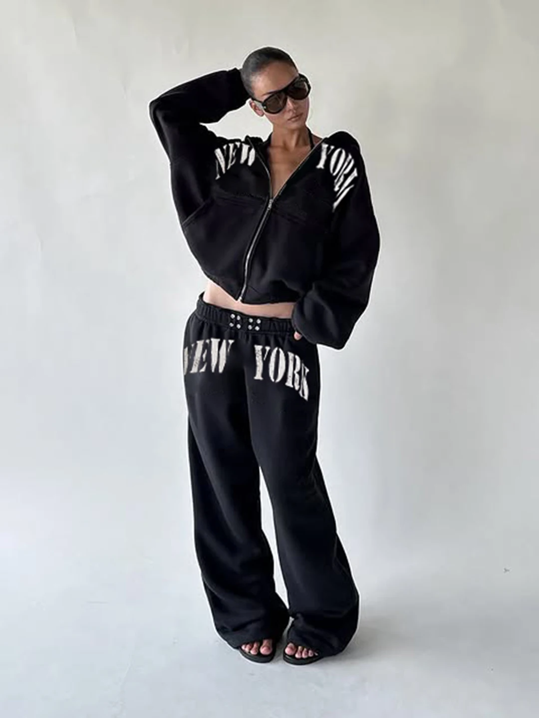 WEEKEEP American Street Style Zipper Hoodie Jacket Loose Casual Pants Dancing Long Trousers Fashion Set for Women
WEEKEEP American Street Style Zipper Hoodie Jacket Loose Casual Pants Dancing Long Trousers Fashion Set for Women