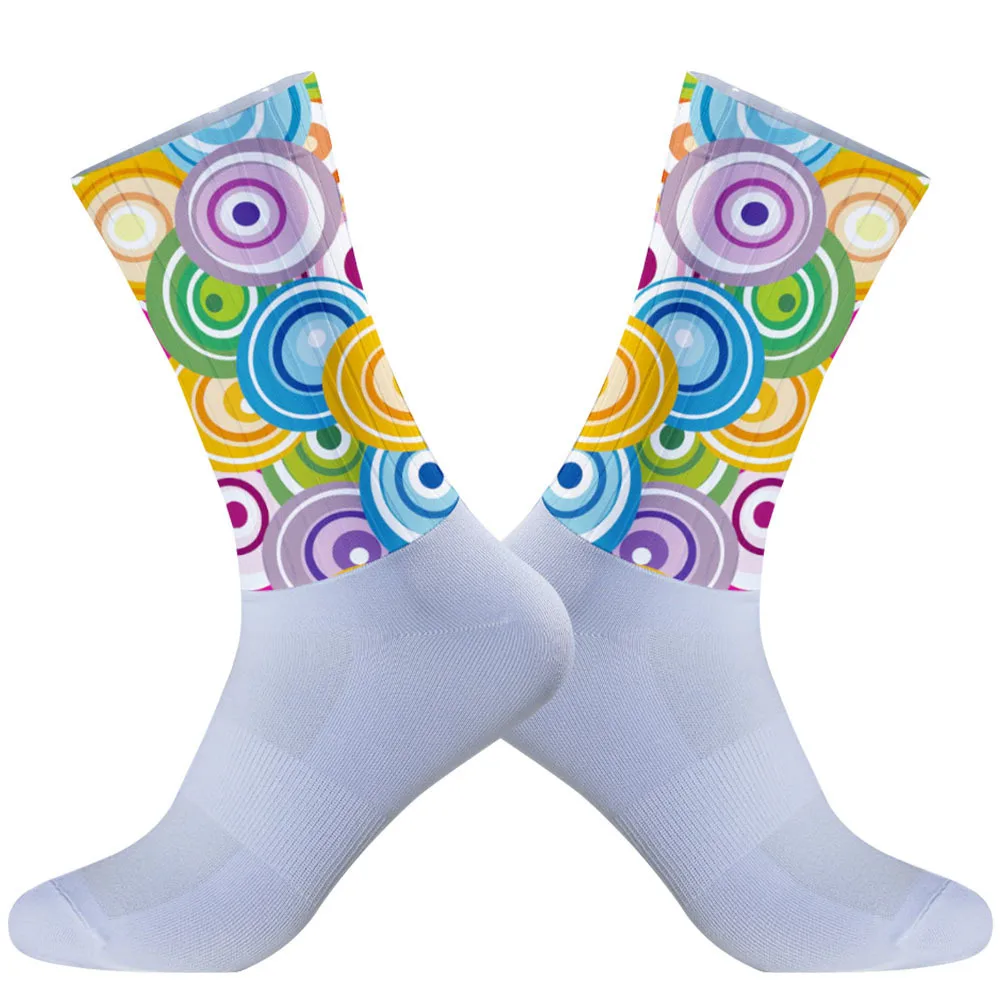 2025 New The three-dimensional fitting technology fits the foot shape without compression, allowing for free pedaling.
2025 New The three-dimensional fitting technology fits the foot shape without compression, allowing for free pedaling.