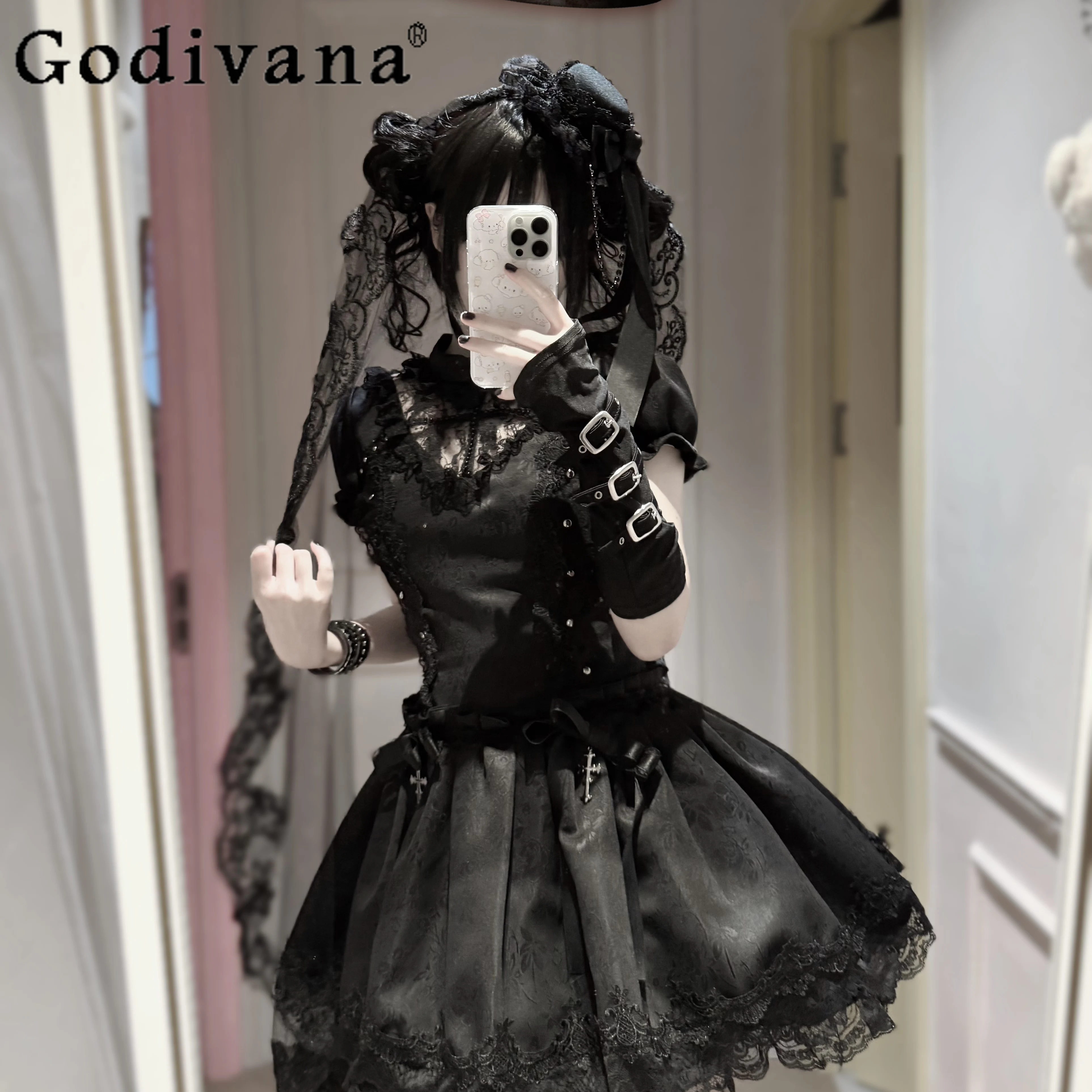 Gothic Dark Lolita Dress Op Girls Women Black Lace Patchwork Puff Sleeve Cross Decor Mini Dress 2026 New Summer Dress Vestidos
Gothic Dark Lolita Dress Op Girls Women Black Lace Patchwork Puff Sleeve Cross Decor Mini Dress 2026 New Summer Dress Vestidos