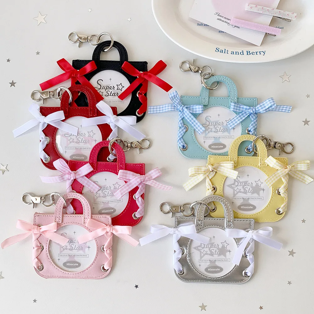 Kpop Fashion Bow Ribbon Mini Handbag Pendant Card Holder Cute Girl Idol 3-inch Photo Storage Card Bag Decoration Keychain Gifts
Kpop Fashion Bow Ribbon Mini Handbag Pendant Card Holder Cute Girl Idol 3-inch Photo Storage Card Bag Decoration Keychain Gifts
