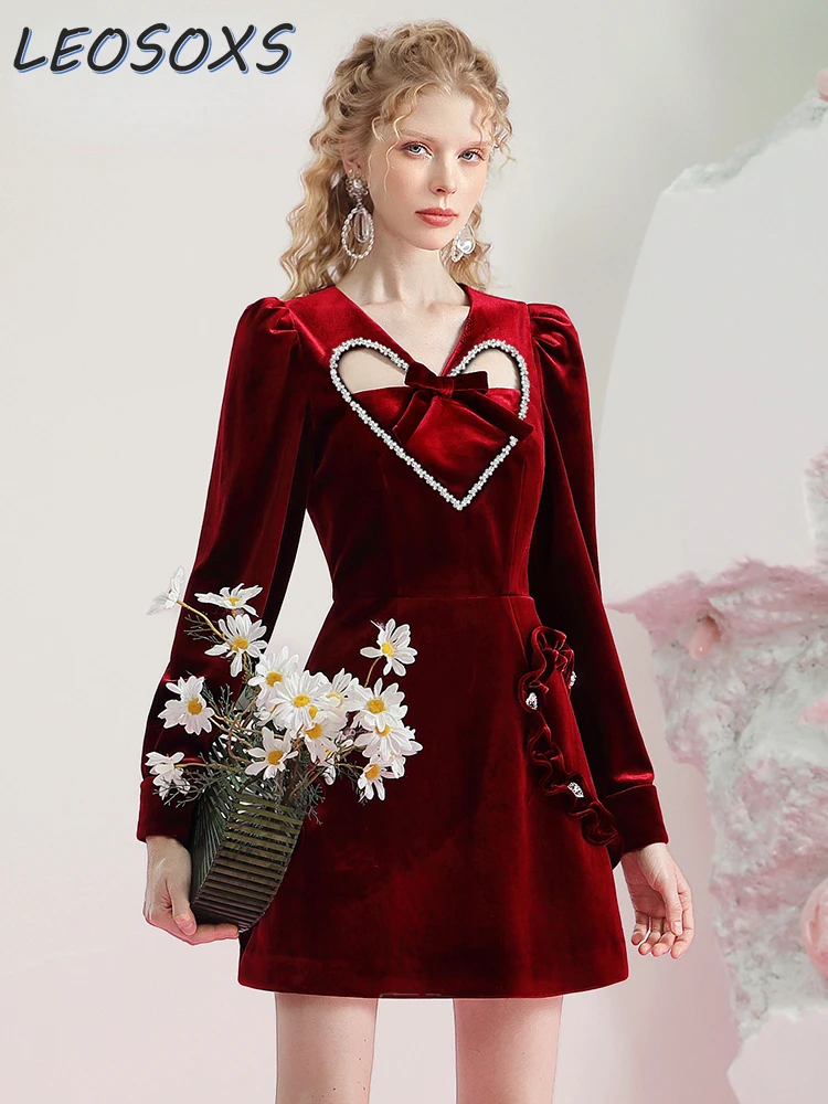 High-End 2023 Winter New Red Velvet Dress for Women Hollowed Heart Shape Bow Vintage Beaded Elegant Evening Party Wedding Dress
High-End 2023 Winter New Red Velvet Dress for Women Hollowed Heart Shape Bow Vintage Beaded Elegant Evening Party Wedding Dress