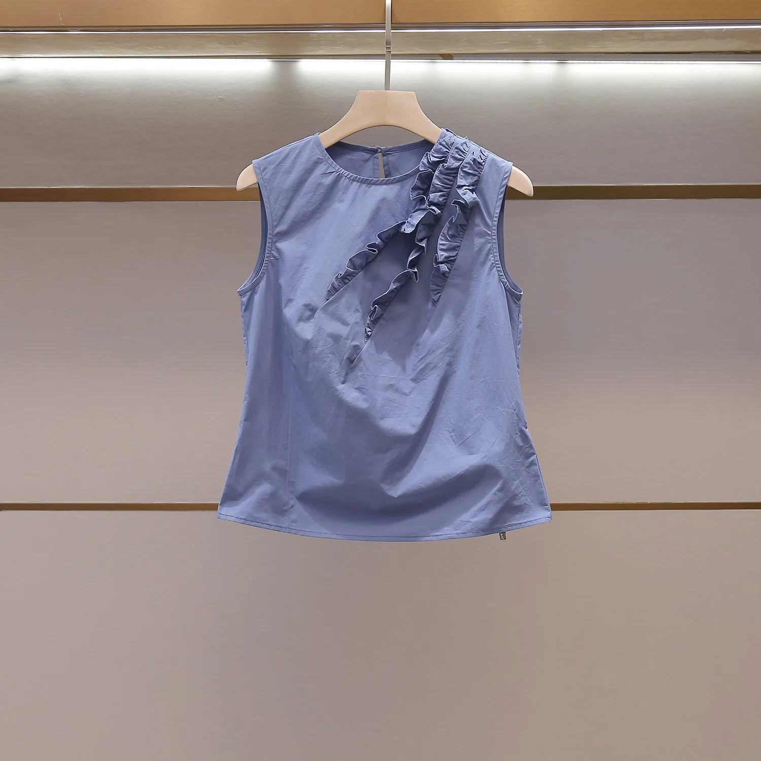 Sweet Style Pleated Loose Women's Shirt Vest Top Summer New Arrival Elegant Design Casual Comfortable Fashion Chinese Brand
Sweet Style Pleated Loose Women's Shirt Vest Top Summer New Arrival Elegant Design Casual Comfortable Fashion Chinese Brand