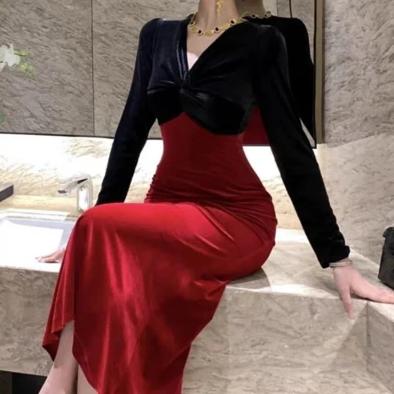 Frosty and Unique Dresses Design Sense Cross Velvet Splicing Contrasting Color Dress for Women in Autumn and Winter
Frosty and Unique Dresses Design Sense Cross Velvet Splicing Contrasting Color Dress for Women in Autumn and Winter