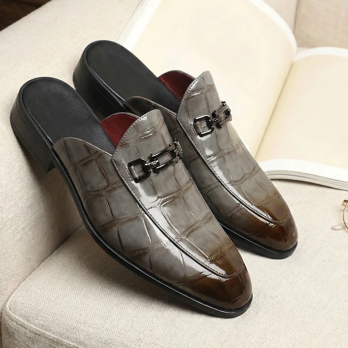 Men's Big Size 47 48 Crocodile Embossed Mules Slip-On Closed Toe Backless Loafers Casual Comfort Flat Leather Shoes
Men's Big Size 47 48 Crocodile Embossed Mules Slip-On Closed Toe Backless Loafers Casual Comfort Flat Leather Shoes