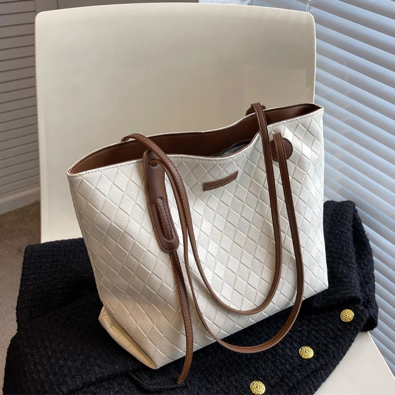 Women's Bag Summer New Tote Bag High-end and Versatile Shoulder Bag Lazy Style Large Capacity Commuting Bag Travel Bag 
Women's Bag Summer New Tote Bag High-end and Versatile Shoulder Bag Lazy Style Large Capacity Commuting Bag Travel Bag